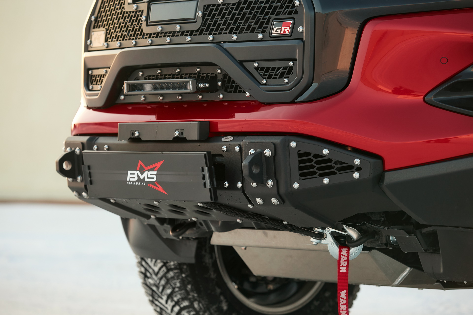 Бампер передний Urban Hilux VIII GR Sport 2 2023-2025