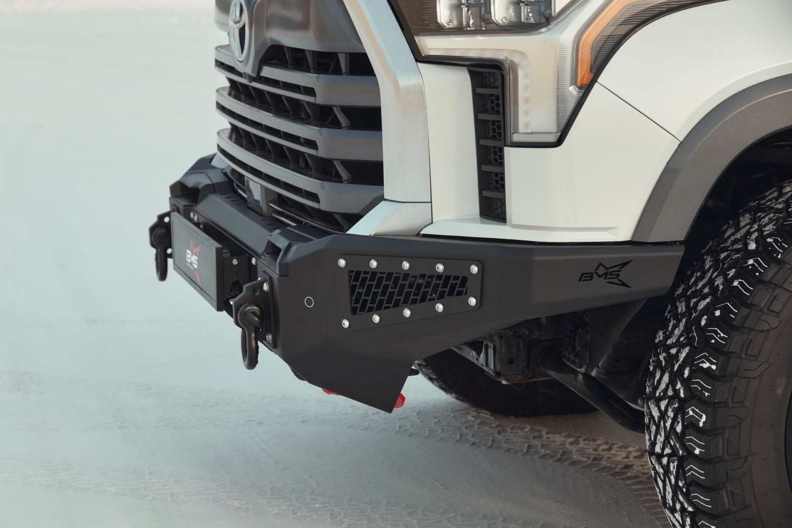 Бампер передний PRO-Line Tundra III 2021-2026