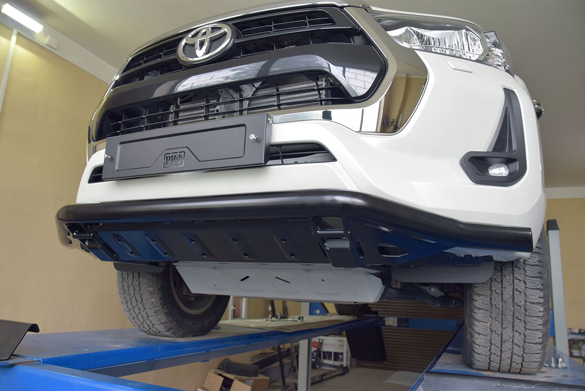 Бампер передний / Защита штатного бампера Hilux VIII 2020-2025