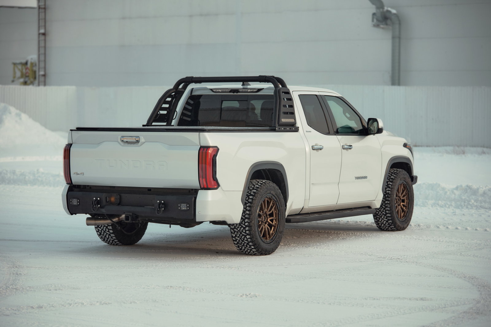 Бампер задний PRO-Line Tundra III 2021-2026