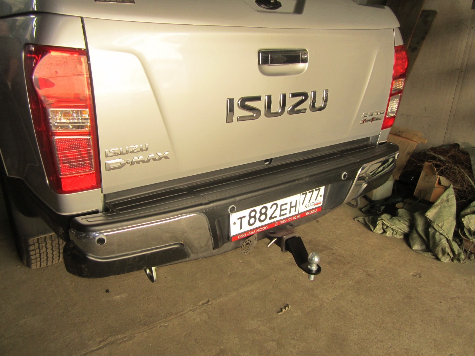 Фаркоп под квадрат 50х50 для Isuzu D Max 2012-2023