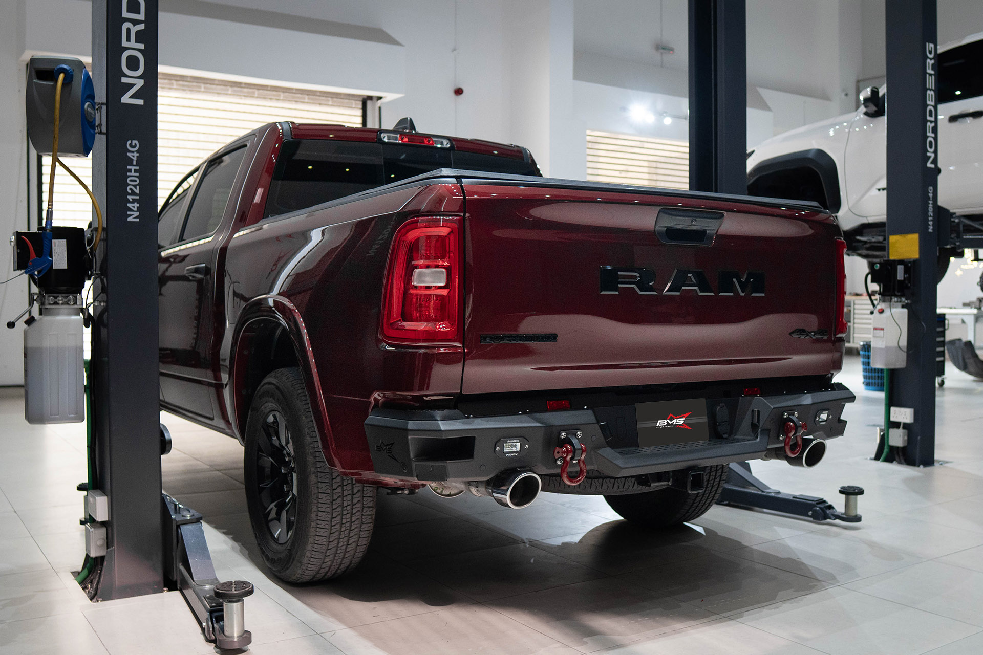 Бампер задний PRO-Line RAM 1500 V 2024-2026
