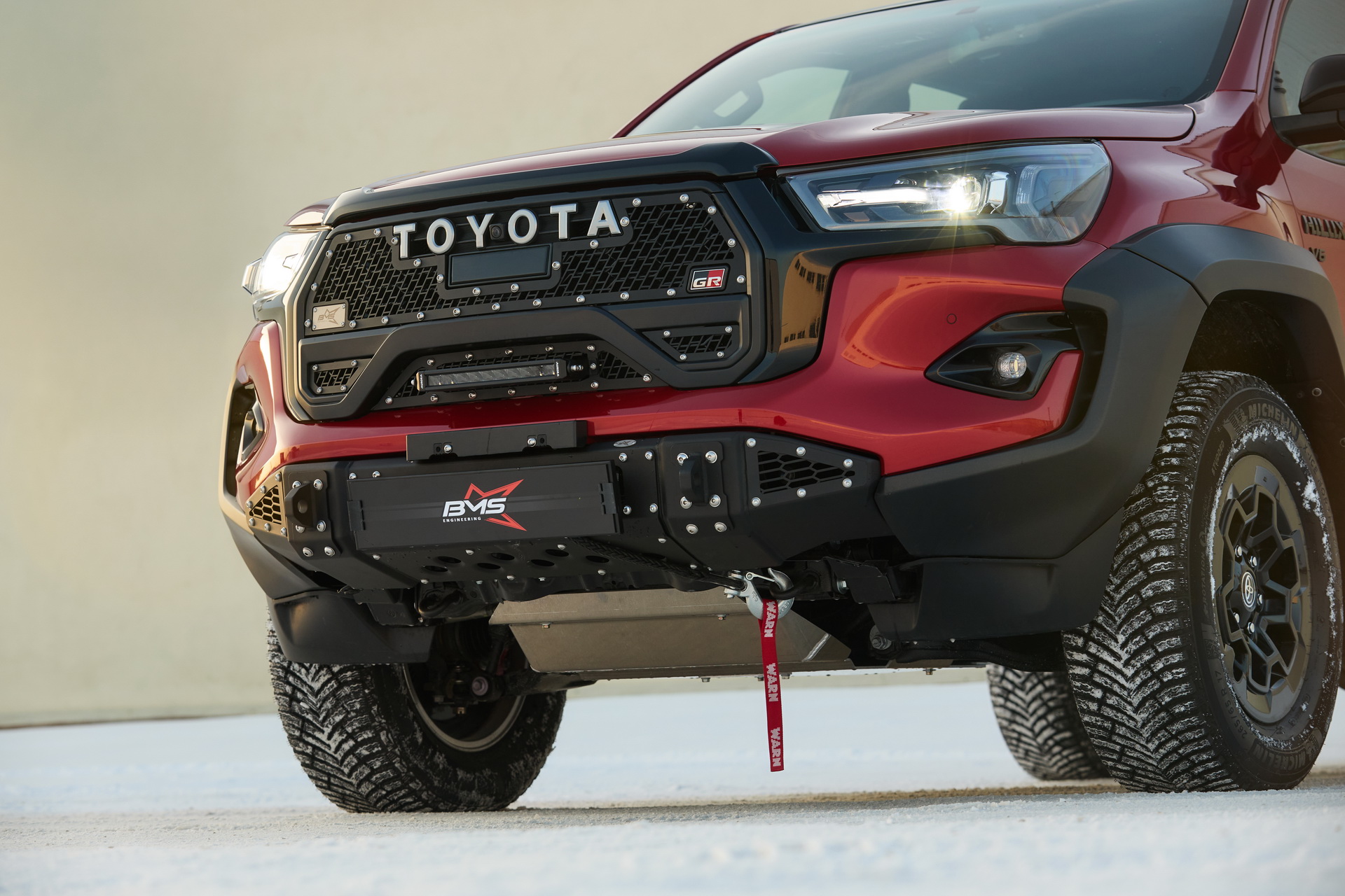 Бампер передний Urban Hilux VIII GR Sport 2 2023-2025