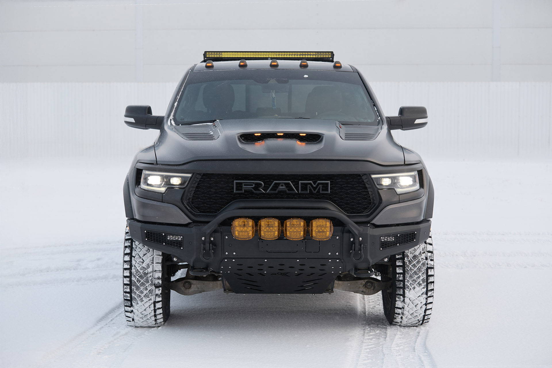 Бампер передний PRO-Line RAM TRX 2020-2024