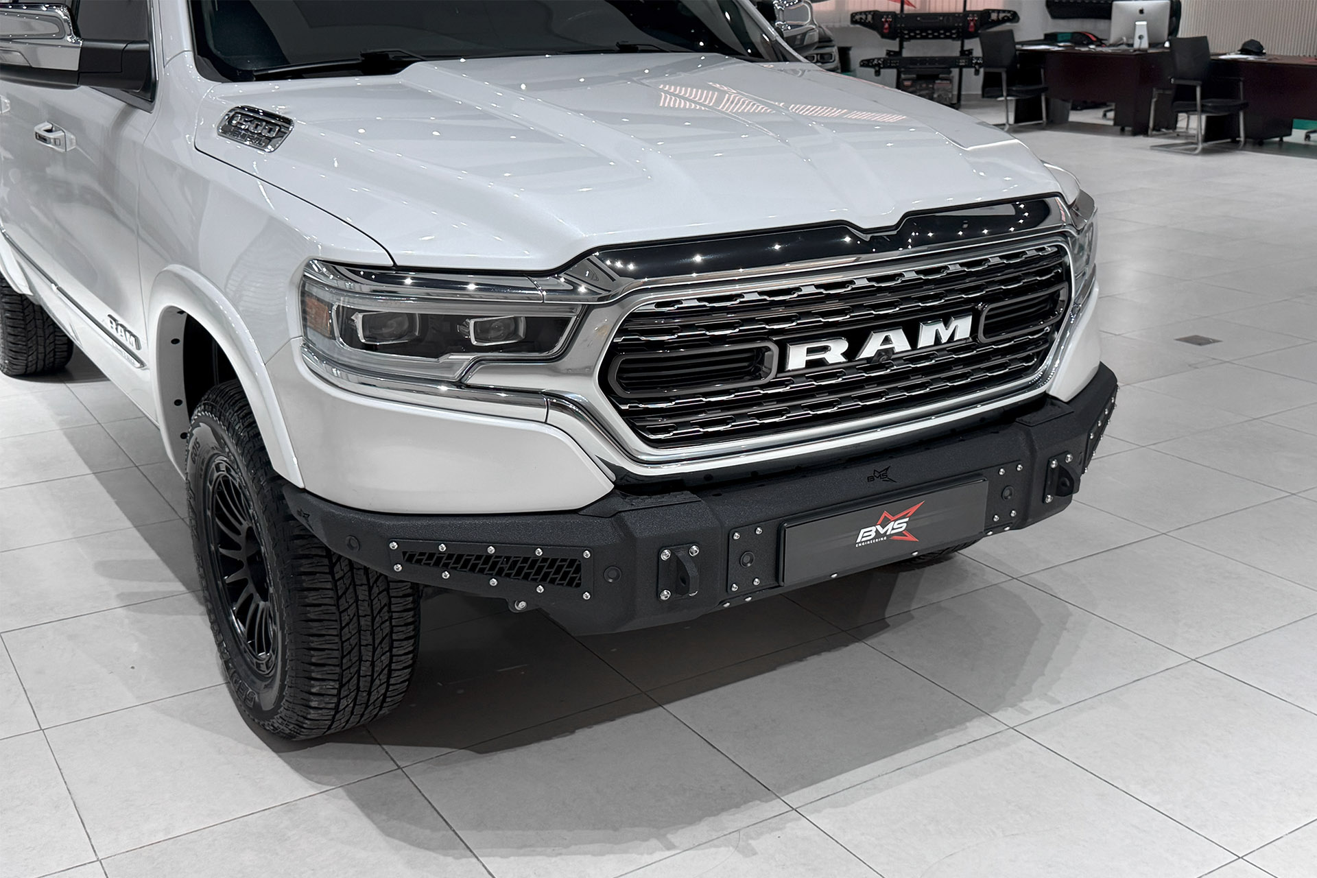 Бампер передний PRO-Line RAM 1500 V 2019-2024