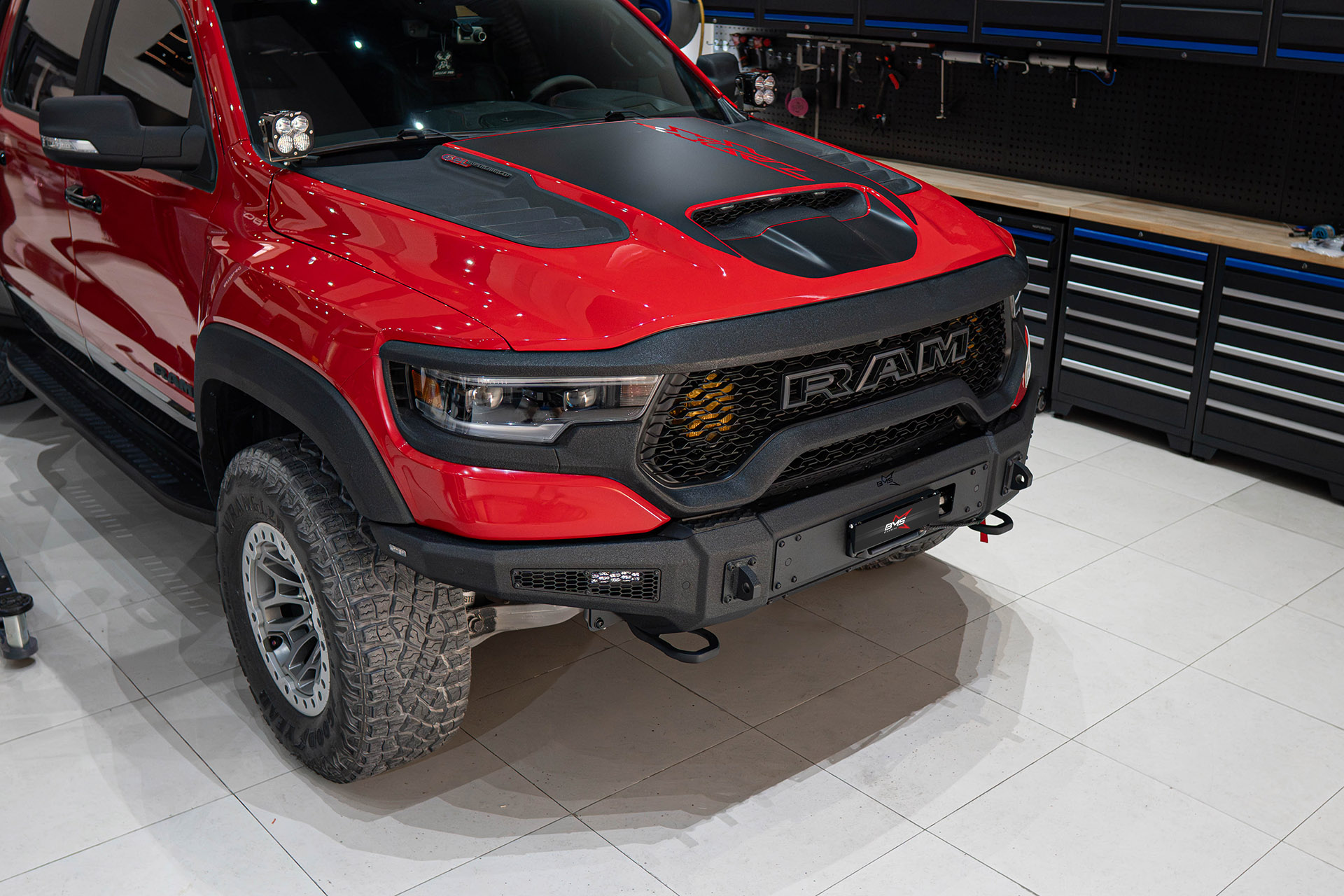 Бампер передний PRO-Line RAM TRX 2020-2024