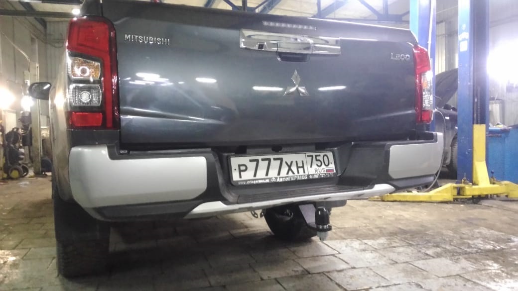 Фаркоп под квадрат 50х50 для Mitsubishi L200 2015-2023