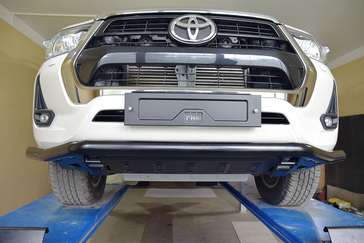 Бампер передний / Защита штатного бампера Hilux VIII 2020-2025