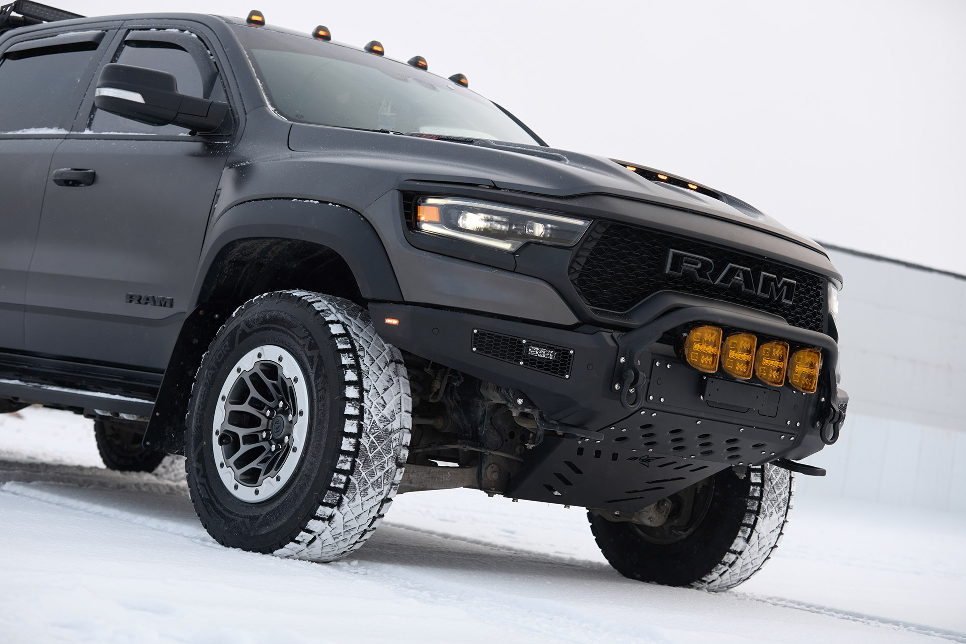 Бампер передний PRO-Line RAM TRX 2020-2024