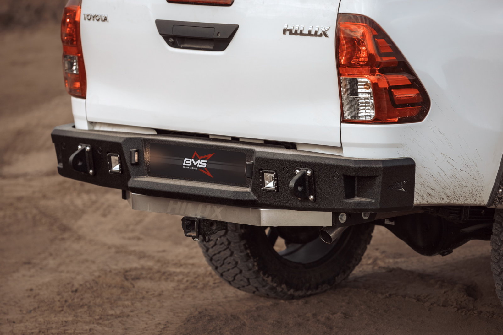 Бампер задний PRO-Line Hilux VIII 2015-2025