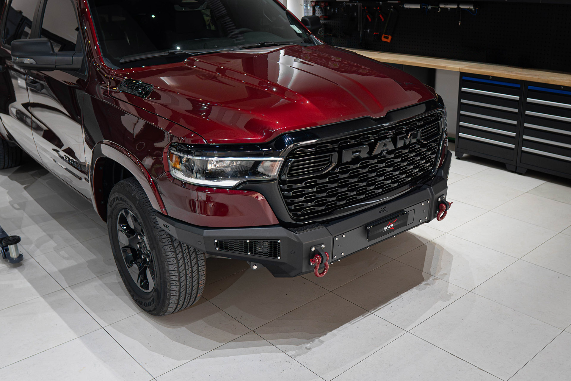 Бампер передний PRO-Line RAM 1500 V 2024-2026
