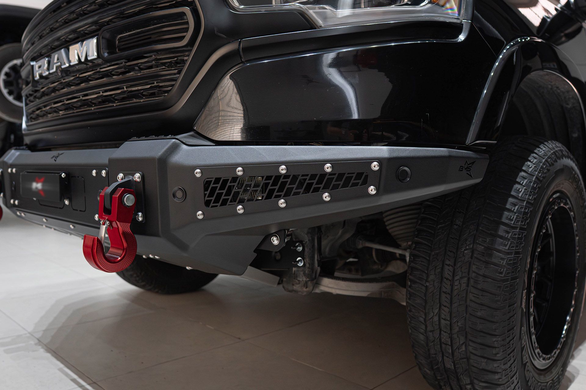 Бампер передний PRO-Line RAM 1500 V 2019-2024