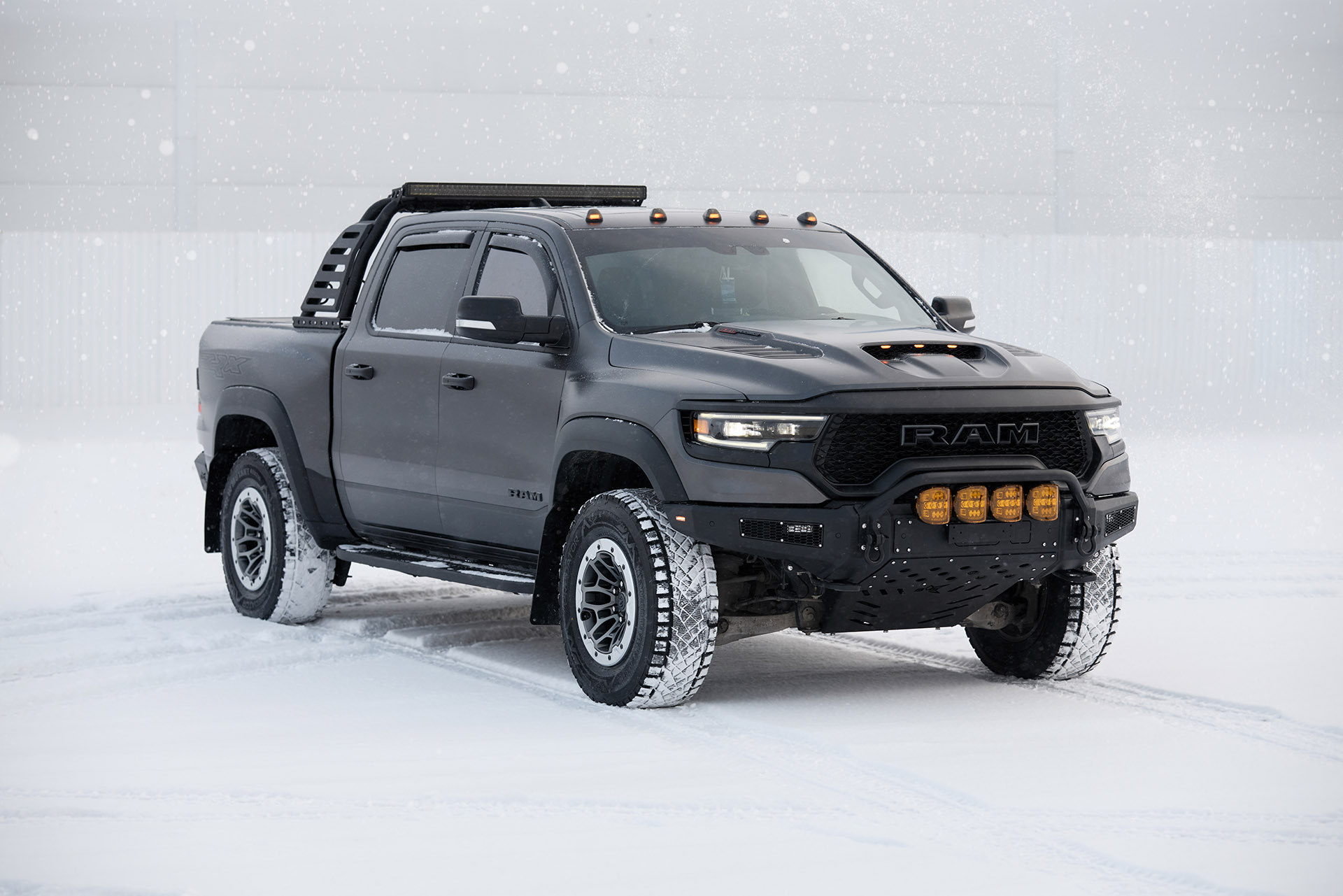 Бампер передний PRO-Line RAM TRX 2020-2024