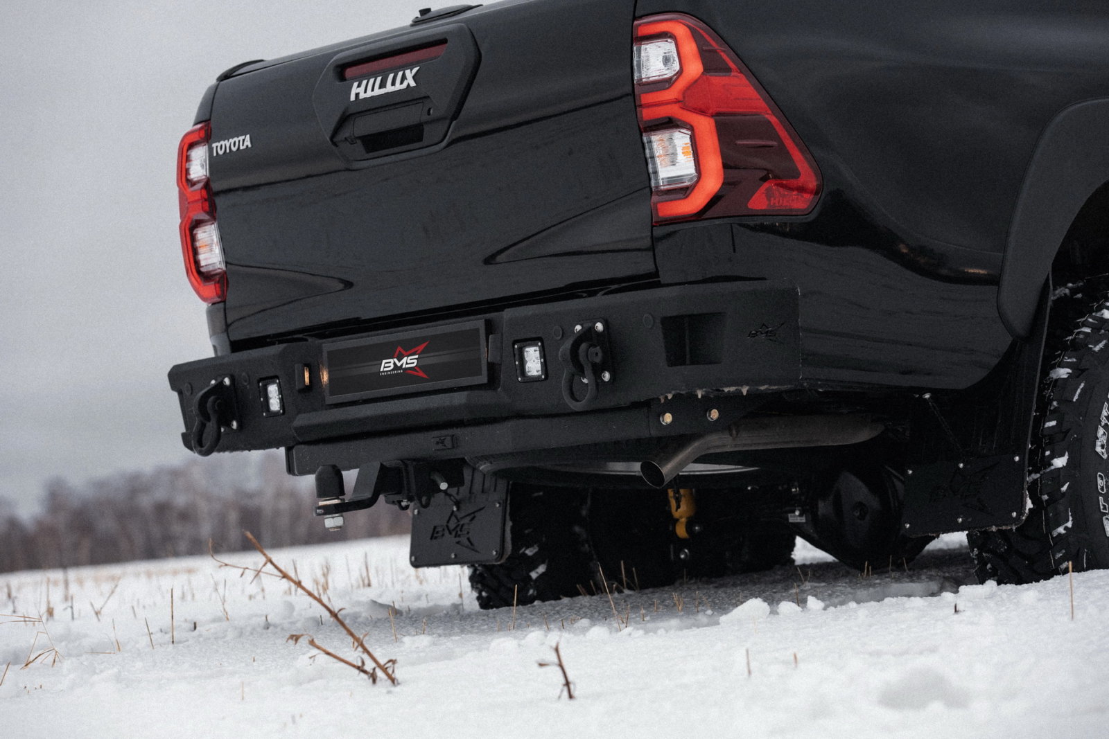 Бампер задний PRO-Line Hilux VIII 2015-2025