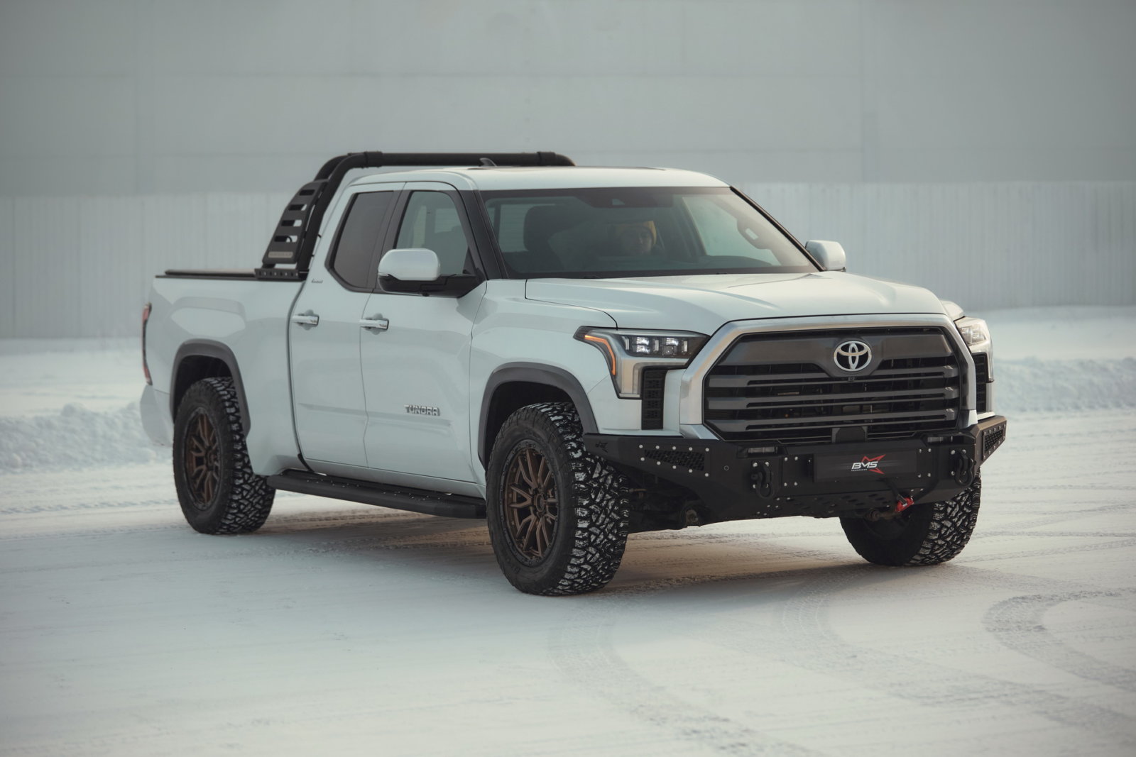 Бампер передний PRO-Line Tundra III 2021-2026