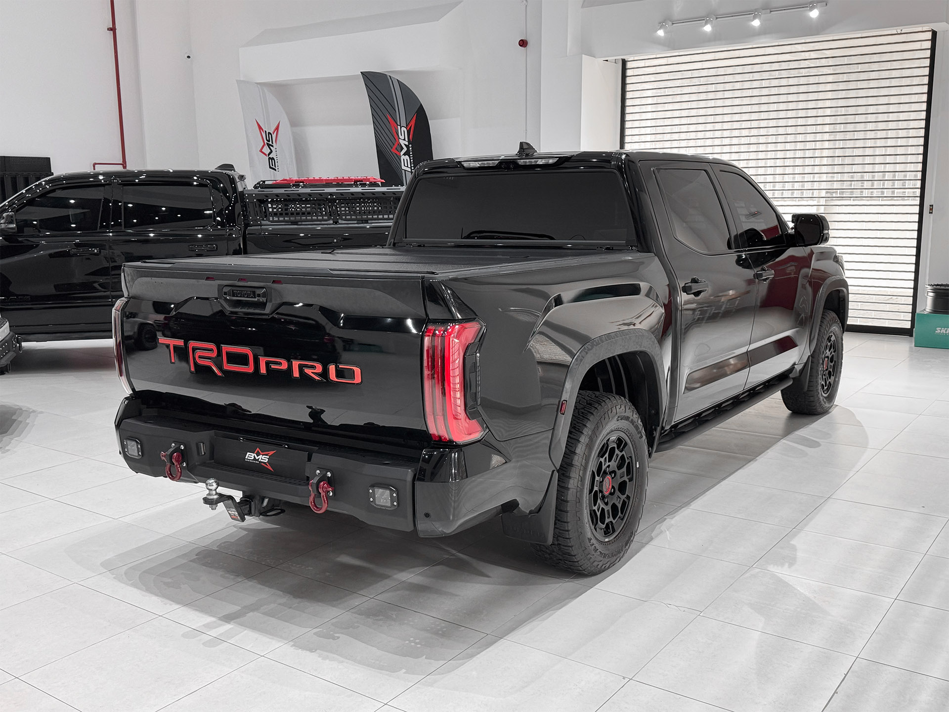 Бампер задний PRO-Line Tundra III 2021-2026