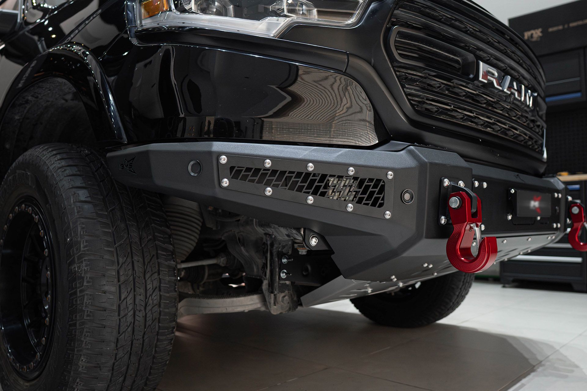 Бампер передний PRO-Line RAM 1500 V 2019-2024