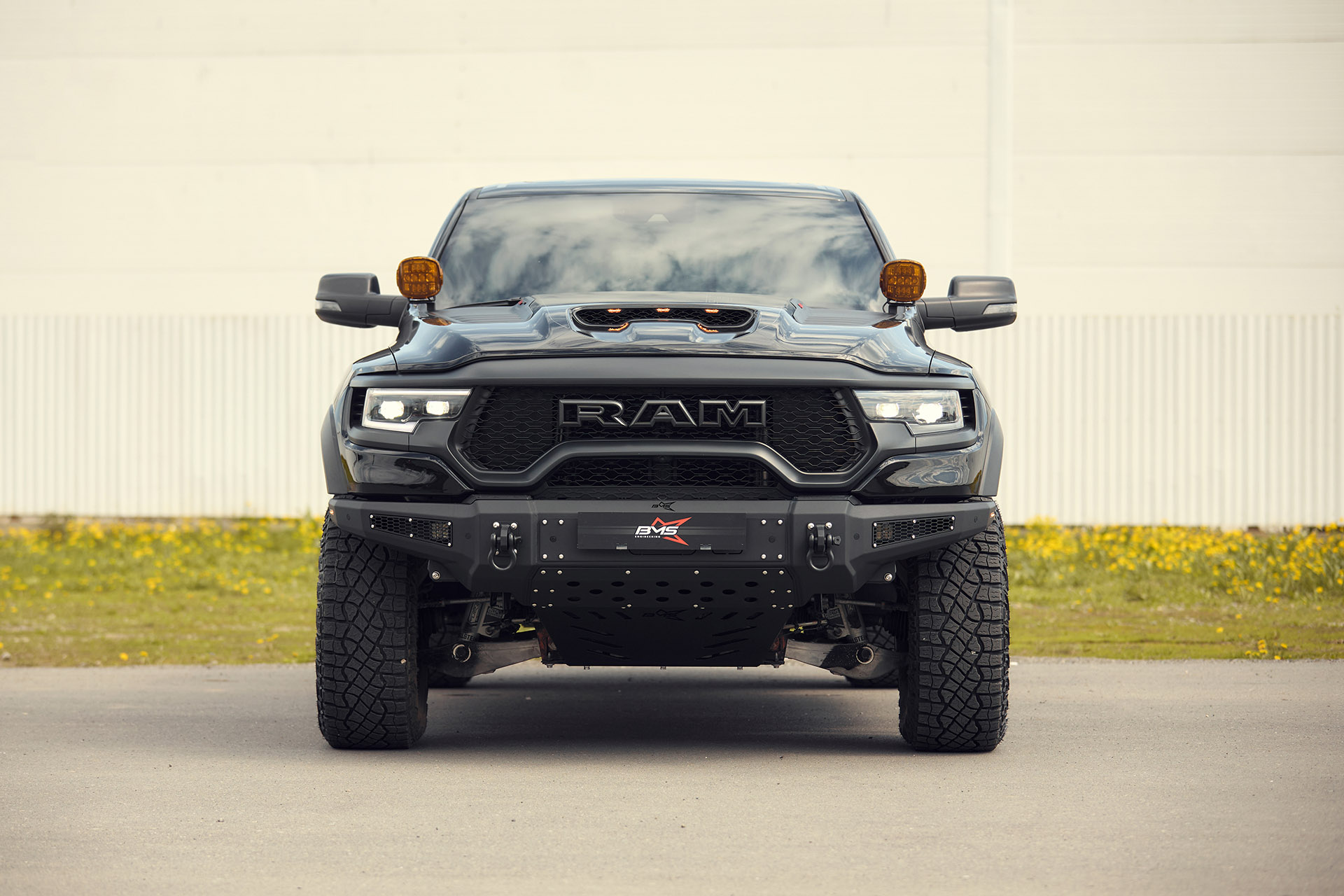 Бампер передний PRO-Line RAM TRX 2020-2024