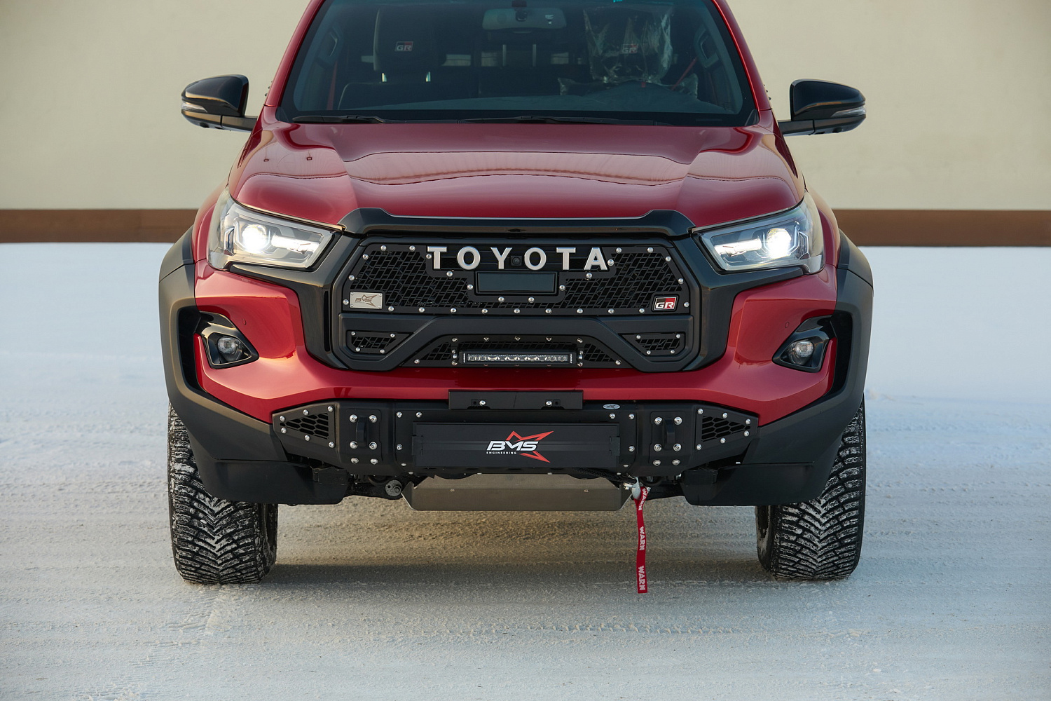 Бампер передний Urban Hilux VIII GR Sport 2 2023-2025