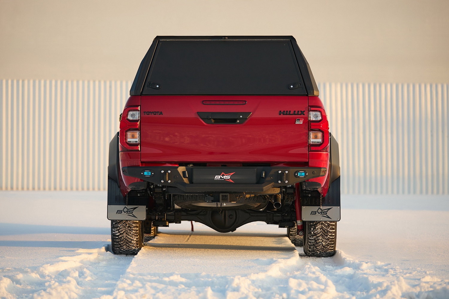 Бампер задний Urban Hilux VIII 2015-2025