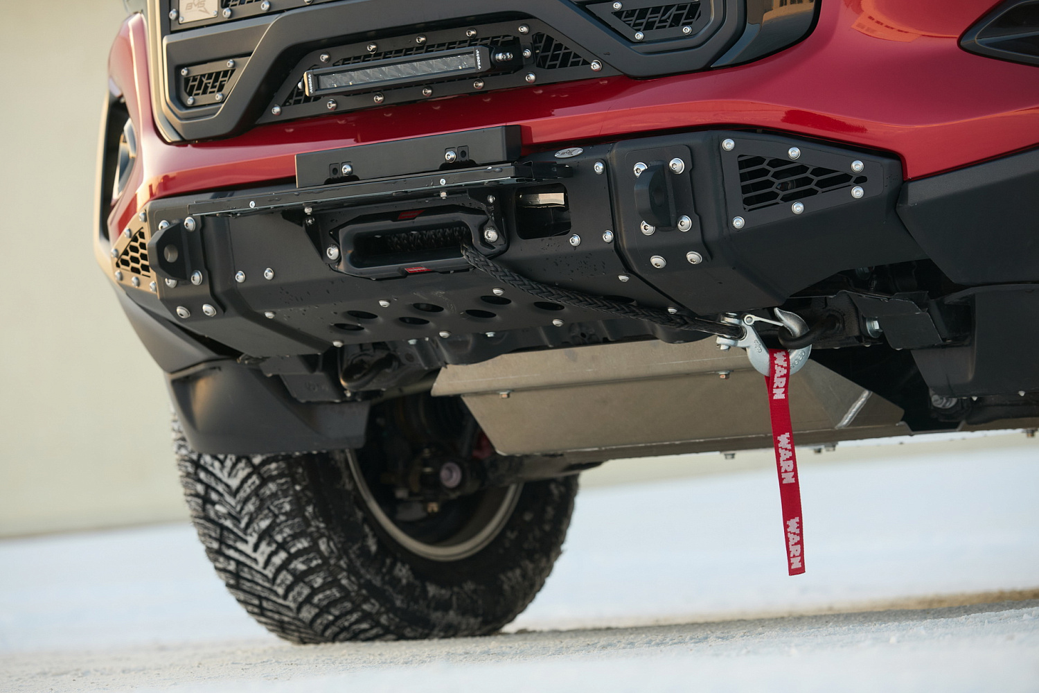 Бампер передний Urban Hilux VIII GR Sport 2 2023-2025