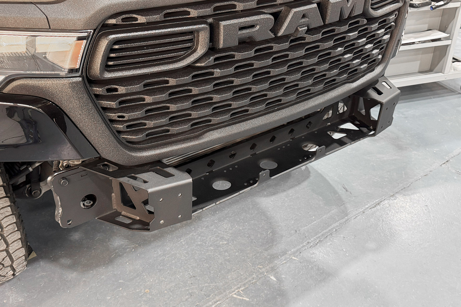 Бампер передний PRO-Line RAM 1500 V 2024-2026