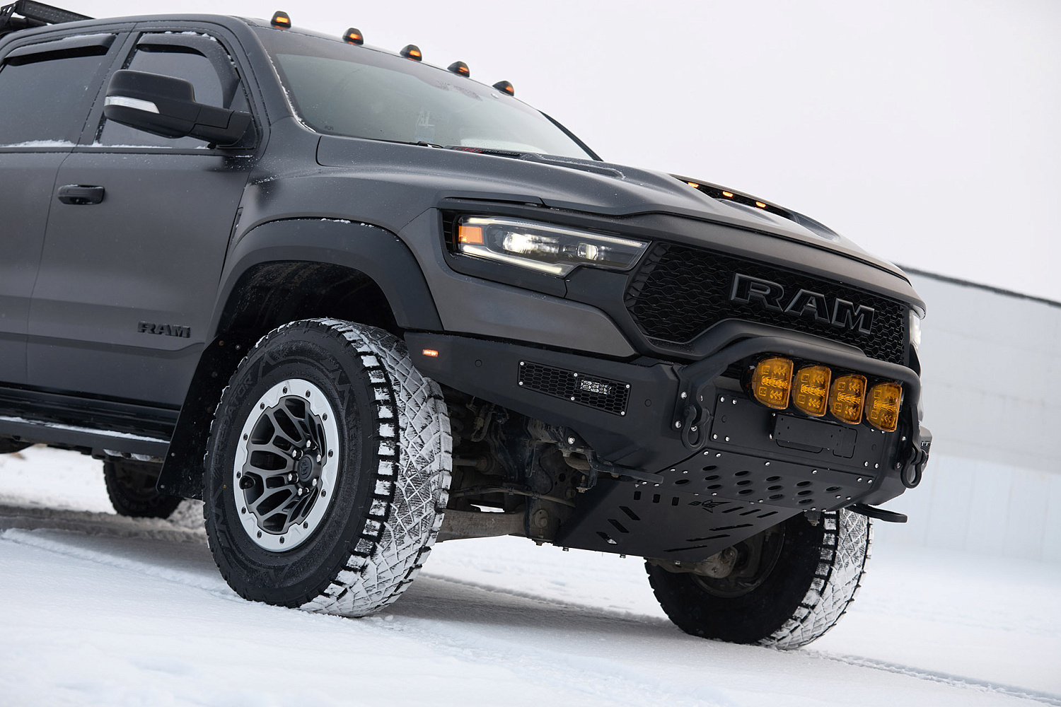 Бампер передний PRO-Line RAM TRX 2020-2024