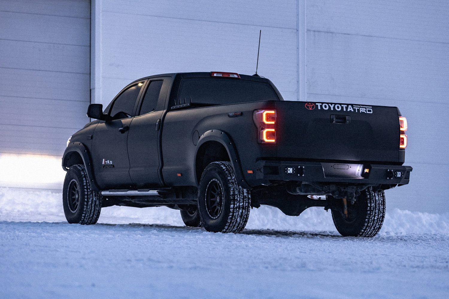 Бампер задний PRO-Line Tundra II 2007-2013