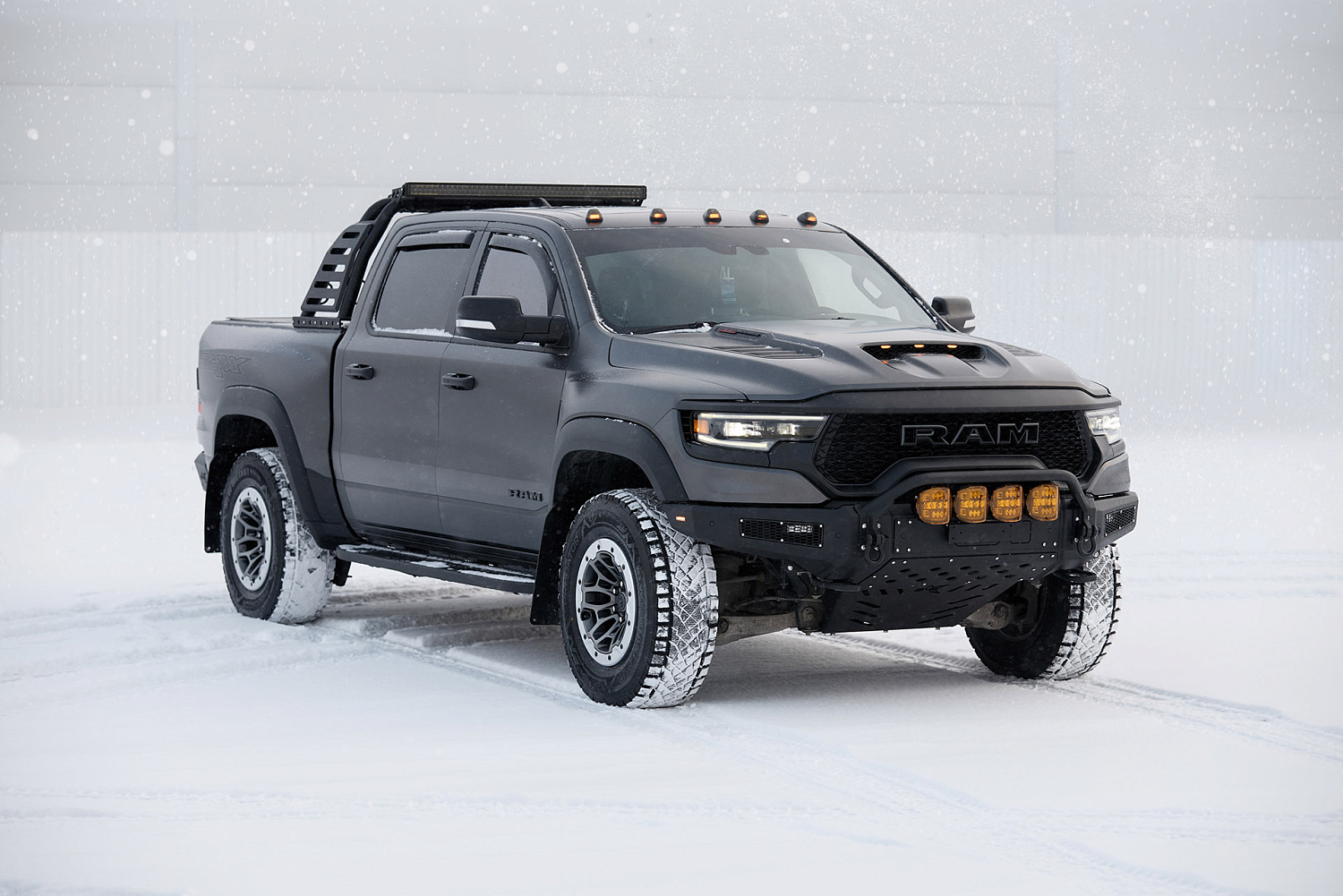 Бампер передний PRO-Line RAM TRX 2020-2024
