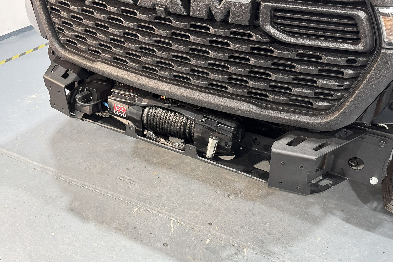 Бампер передний PRO-Line RAM 1500 V 2024-2026